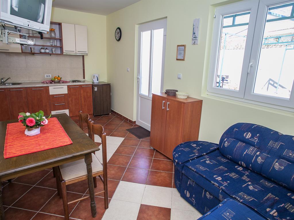 Daria Apartments Kotor Rum bild